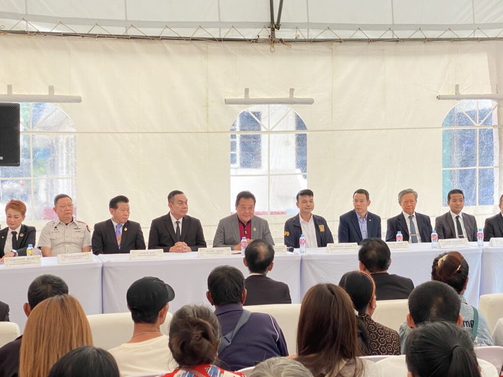 “ทวี” นํามอบเงินเยียวยาเหยื่อตึก สตง. ถล่ม 40 ล้านบาท