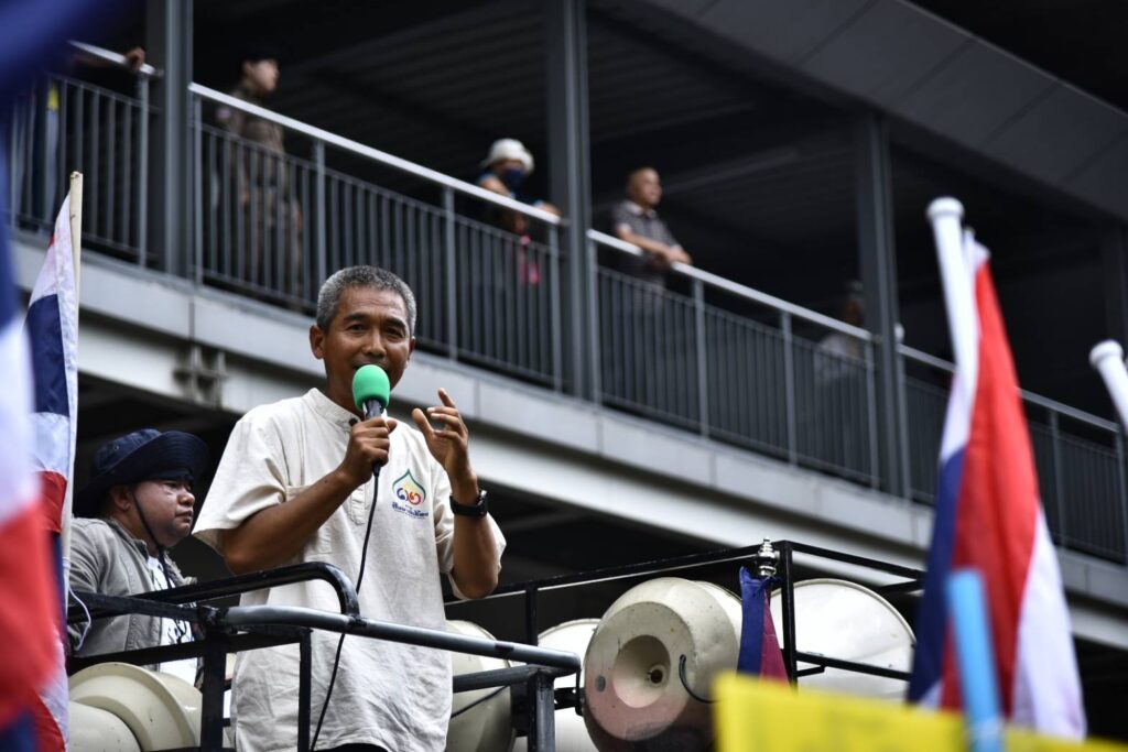 คปท.บุกจี้ บิ๊กต่าย ลงดาบไล่ออก2 ตำรวจใหญ่ เอื้อ "ทักษิณ" ชั้น14