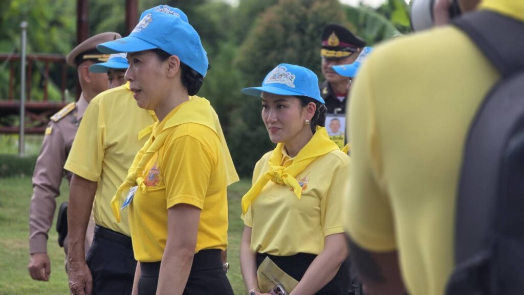 นายกฯ ดูงานศูนย์ฝึกโรงเรียนจิตอาสา ขณะ ภูมิใจไทย ไม่มาทั้งคณะ 