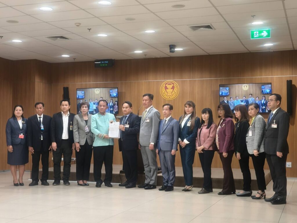 ’’ศรีสุวรรณ’’ ยื่นหนังสือ กมธ.ปปช. ให้ตรวจสอบการทุจริตจัดซื้อจัดจ้าง