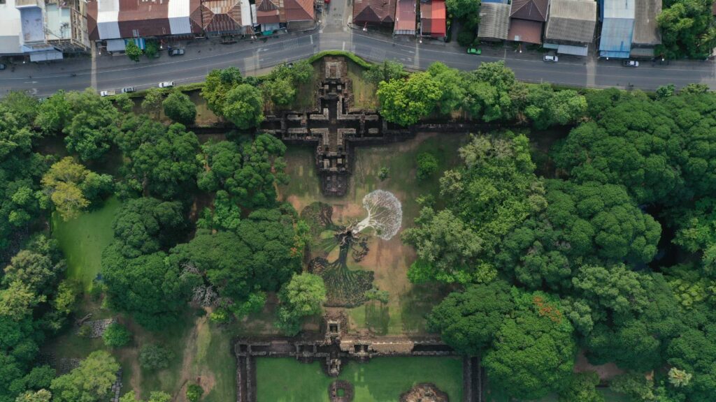 “สิ่งที่มีอยู่อย่างเงา” นิทรรศการ ความทรงจำ คุณค่า และความหมายที่ยังคงอยู่