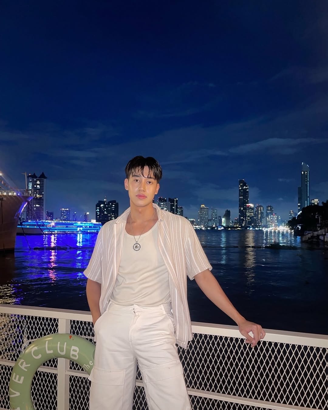 เชลล์ ธกฤต