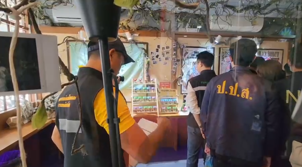 “สมศักดิ์” สั่งจัดระเบียบร้านกัญชา 20 จุด ทั่วกรุง ปฏิเสธเดินเกมโต้ “ภูมิใจไทย” ถอนตัว