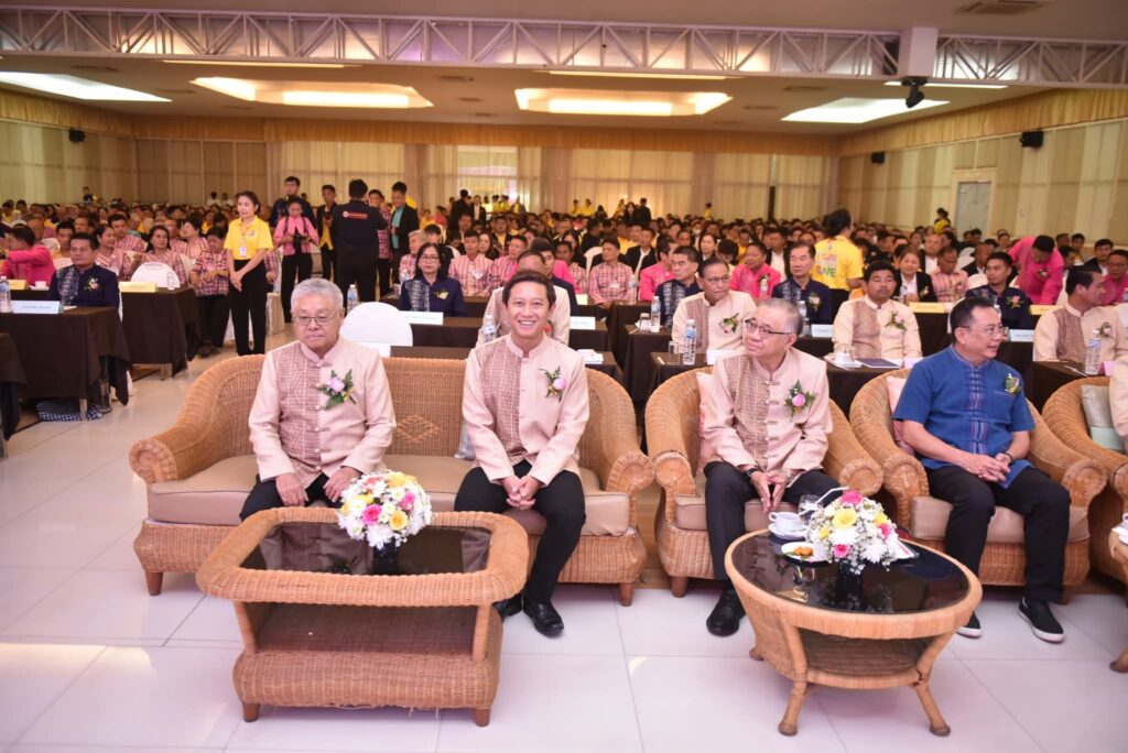 สมาคม อบจ. มอบเงินช่วยเหลือผู้ประสบภัยสู้รบ ไทยกัมพูชา