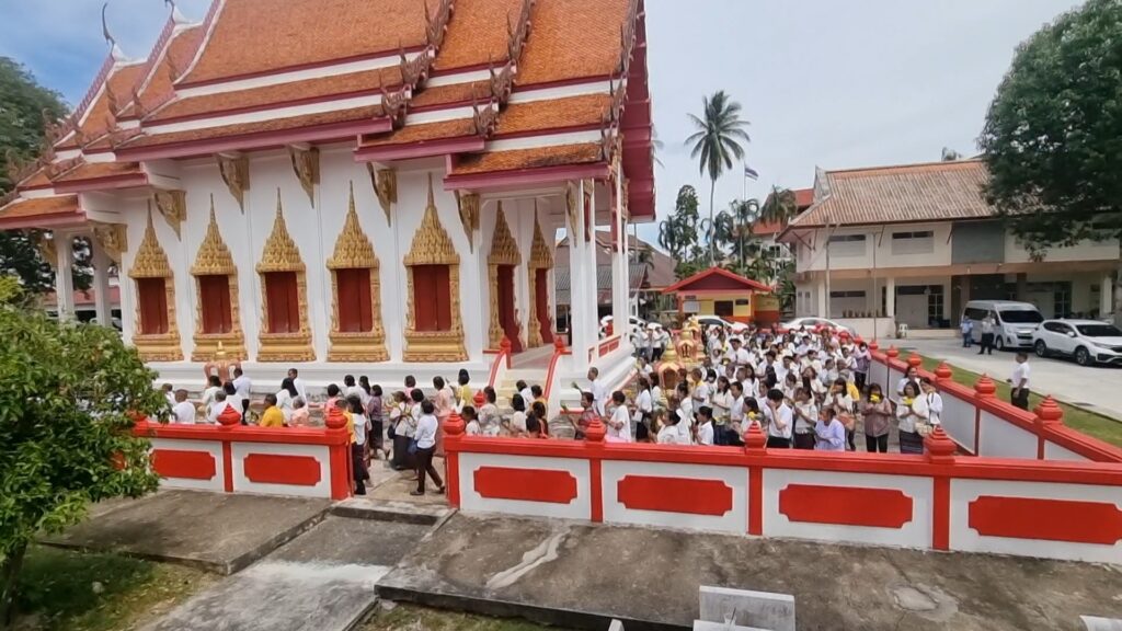 ชาวพุทธยะลา เวียนเทียนในอาสาฬหบูชา ช่วงกลางวัน 