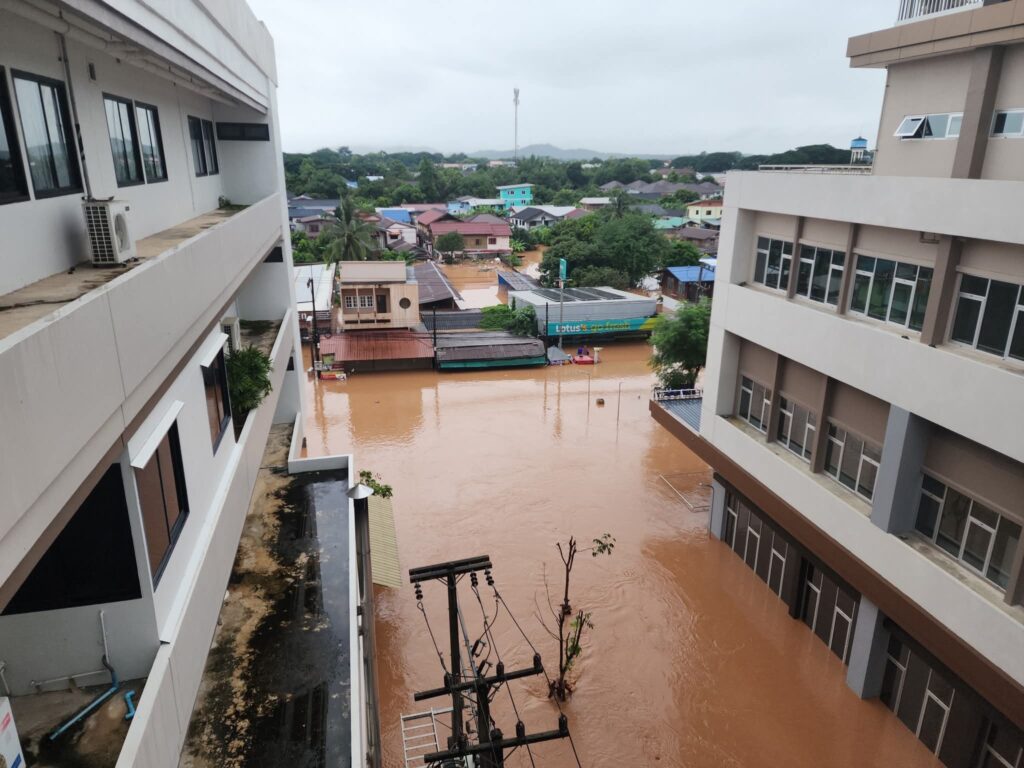 น้ำท่วม รพ.น่าน ยังมี 2 ตึกใช้ดูแลผู้ป่วยในได้ ยังไม่ต้องย้ายออก