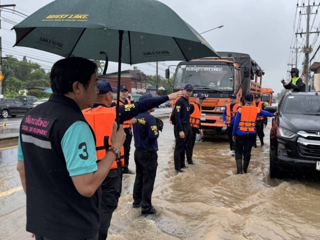 อ่วม! อพยพกลุ่มเปราะบาง 3 จังหวัดเหนือ เข้าศูนย์พักพิง 