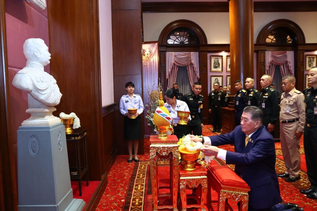 "ภูมิธรรม" อำลากลาโหม ขอบคุณได้เป็นครอบครัวทหาร 