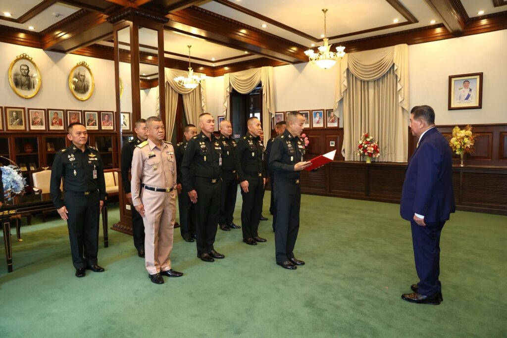 "ภูมิธรรม" อำลากลาโหม ขอบคุณได้เป็นครอบครัวทหาร 