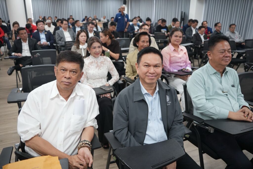 "แพทองธาร" เก็บตัวเงียบ ไม่เข้าประชุม สส.เพื่อไทย 