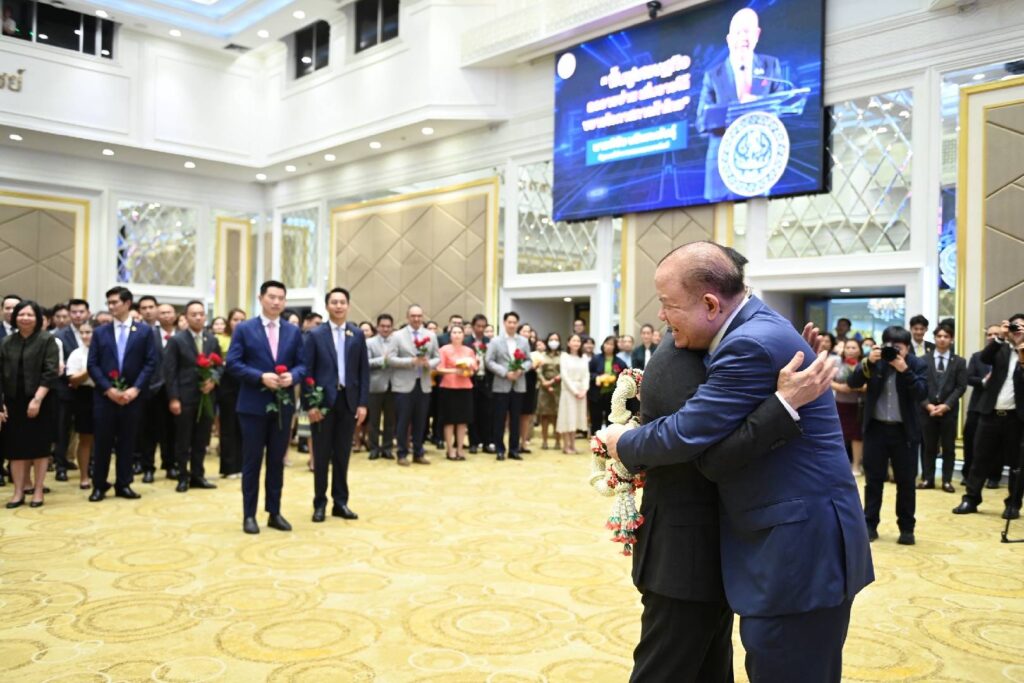 “พิชัย” อำลา กระทรวงพาณิชย์ ขอบคุณข้าราชการ - เจ้าหน้าที่