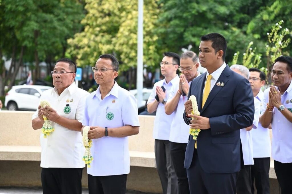 "อนุชา - ชัยชนะ" สักการะสิ่งศักดิ์สิทธิ์ ลงนามหนังสือรับตำแหน่ง