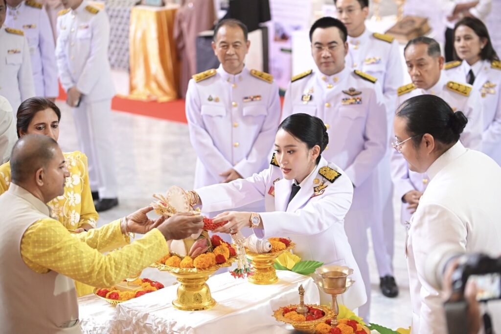 แพทองธาร เป็นประธาน พิธีรวมพลัง 5 ศาสนาเฉลิมพระเกียรติ ในหลวง