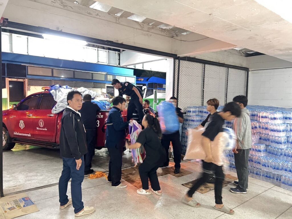 ถึงที่หมายปลอดภัย ขบวนน้ำใจจาก กทม. ถึงชายแดน