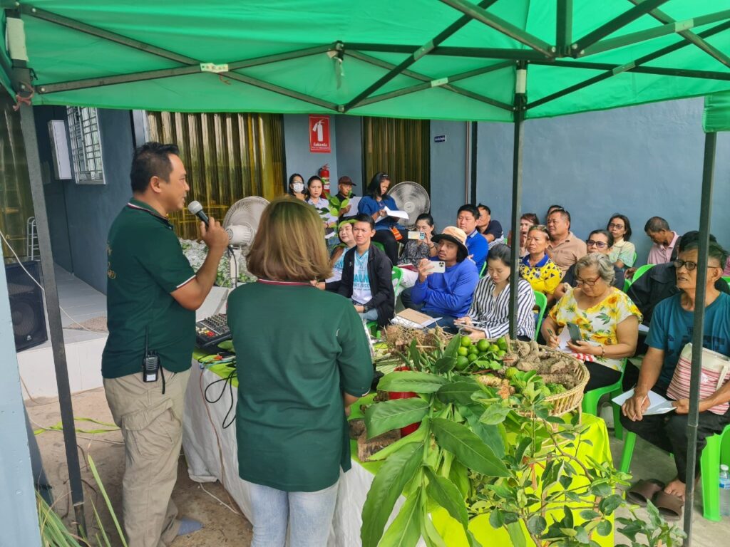 ราคาผักดิ่งเหว เกษตรกรอีสานแห่เรียนเทคนิคแปรรูป สู้วิกฤต