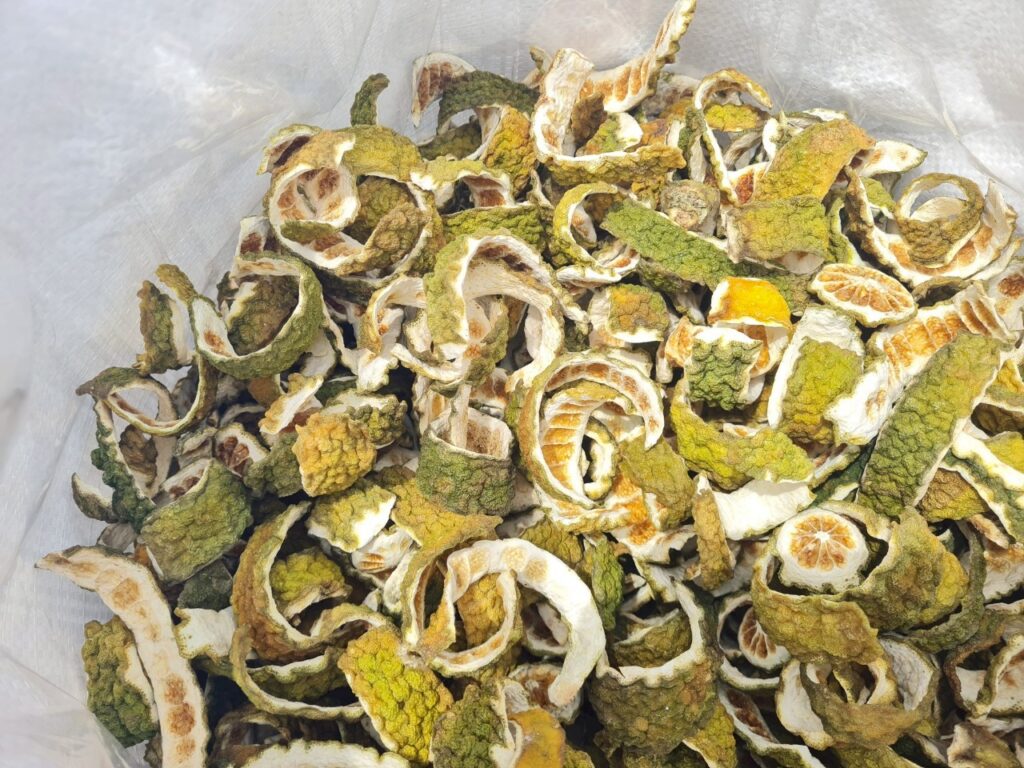 ราคาผักดิ่งเหว เกษตรกรอีสานแห่เรียนเทคนิคแปรรูป สู้วิกฤต