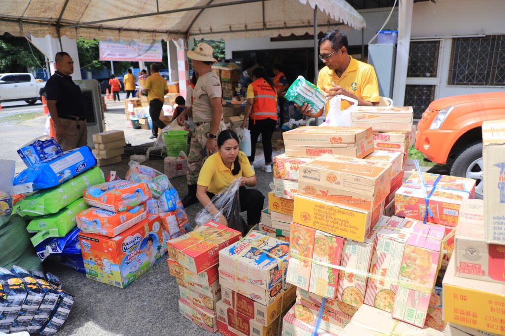 ลพบุรี ปล่อยคาราวานรถสิ่งของ ช่วยเหลือผู้อพยพชายแดน