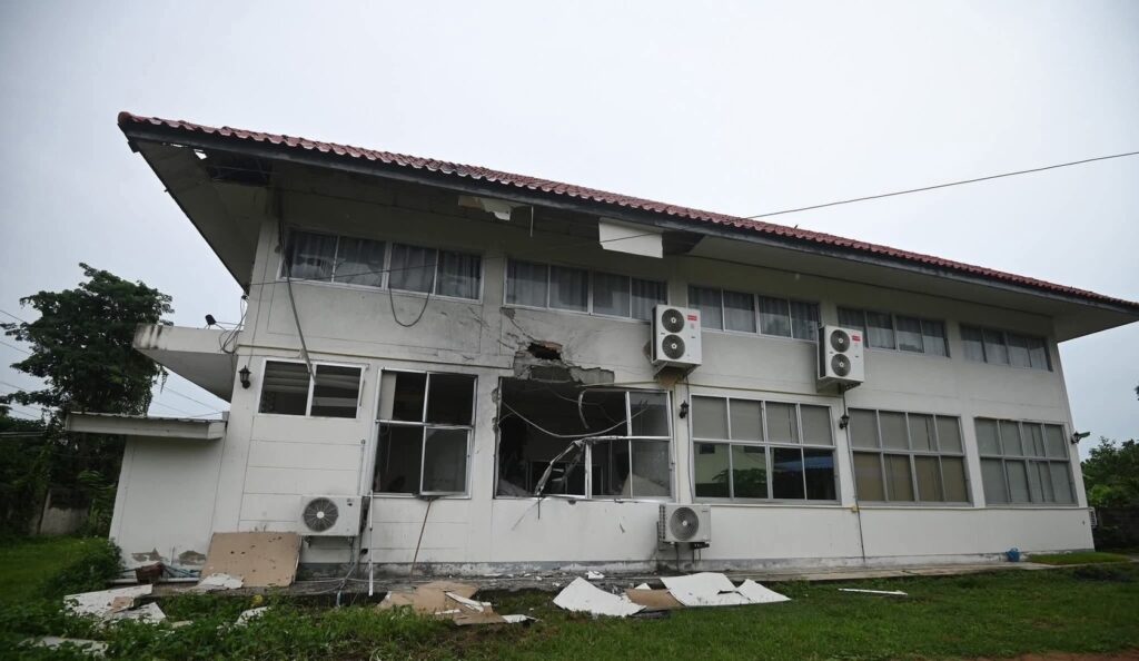 หมอ - รพ.ศรีสะเกษ รอทหารตัดสินใจ รักษาทหารเขมร