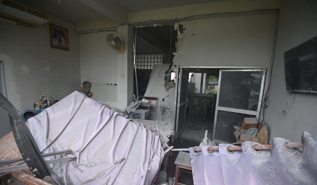 หมอ - รพ.ศรีสะเกษ รอทหารตัดสินใจ รักษาทหารเขมร