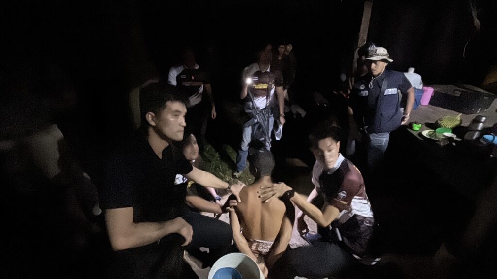 ชุดช้างศึกสองเล ตชด.437 บุกจับเครือข่ายยาเสพติดรายใหญ่