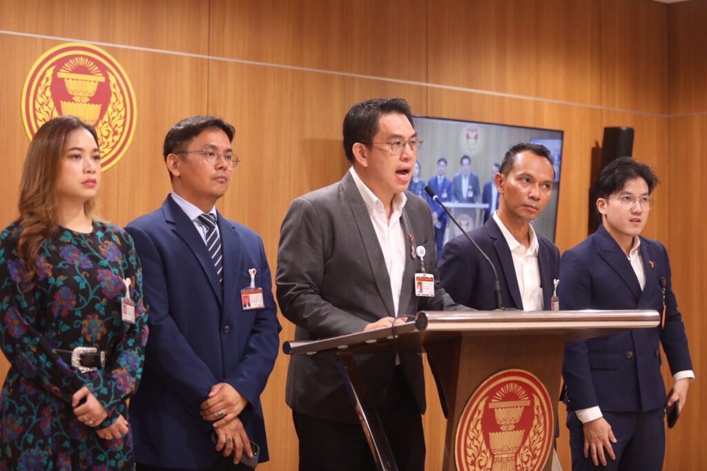 "วิโรจน์" เดินหน้าแคมเปญ ล่าทหารขึ้นศาลพลเรือน