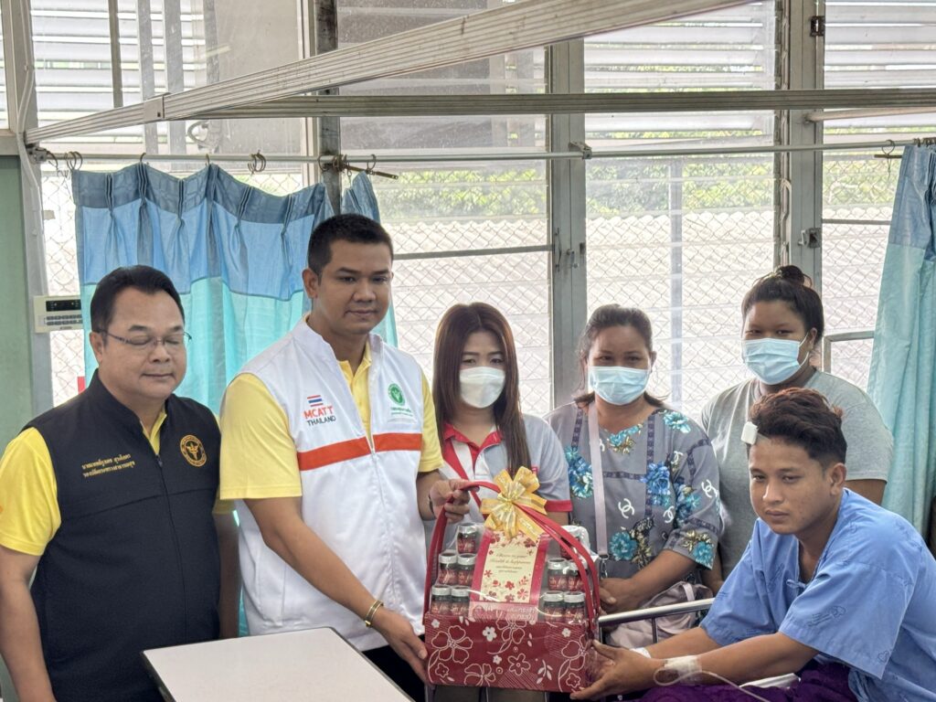 "ชัยชนะ" ลงพื้นที่ศรีสะเกษ เยี่ยมให้กำลังใจบุคลากรทางการแพทย์