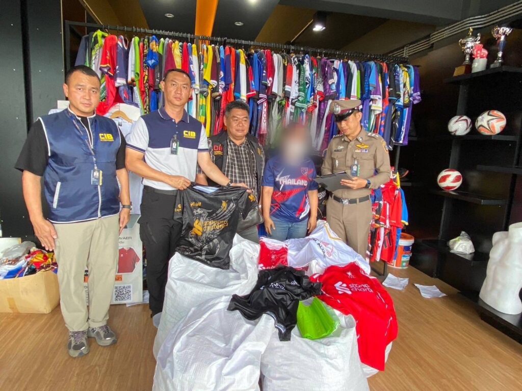 ตำรวจ กวาดล้างสินค้าปลอมภาคเหนือ เกือบ 3,000 ชิ้น
