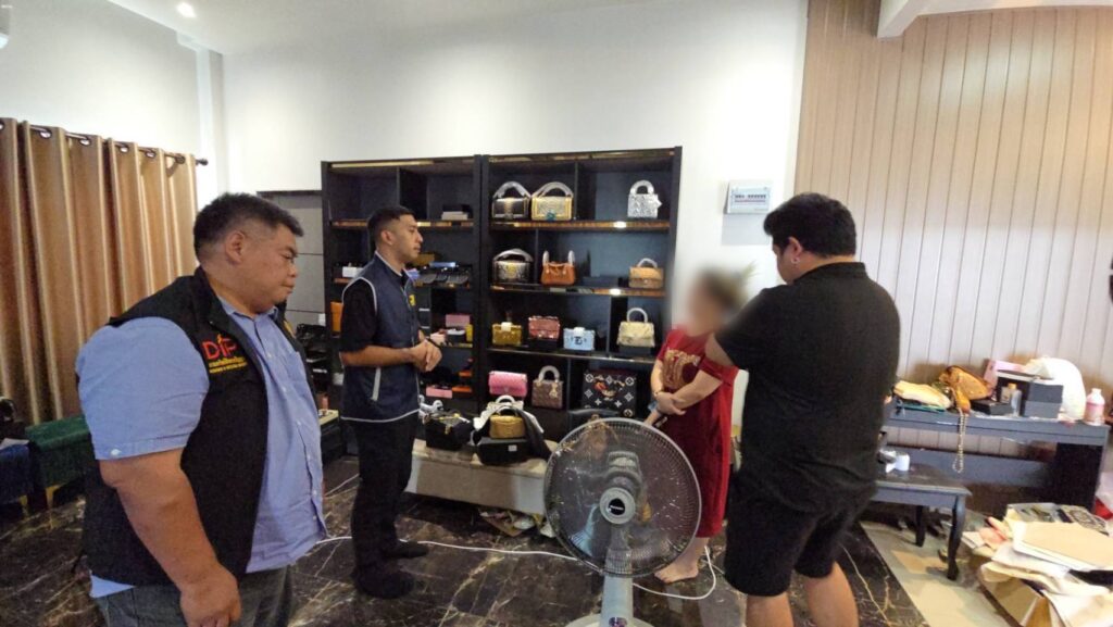 ตำรวจ กวาดล้างสินค้าปลอมภาคเหนือ เกือบ 3,000 ชิ้น