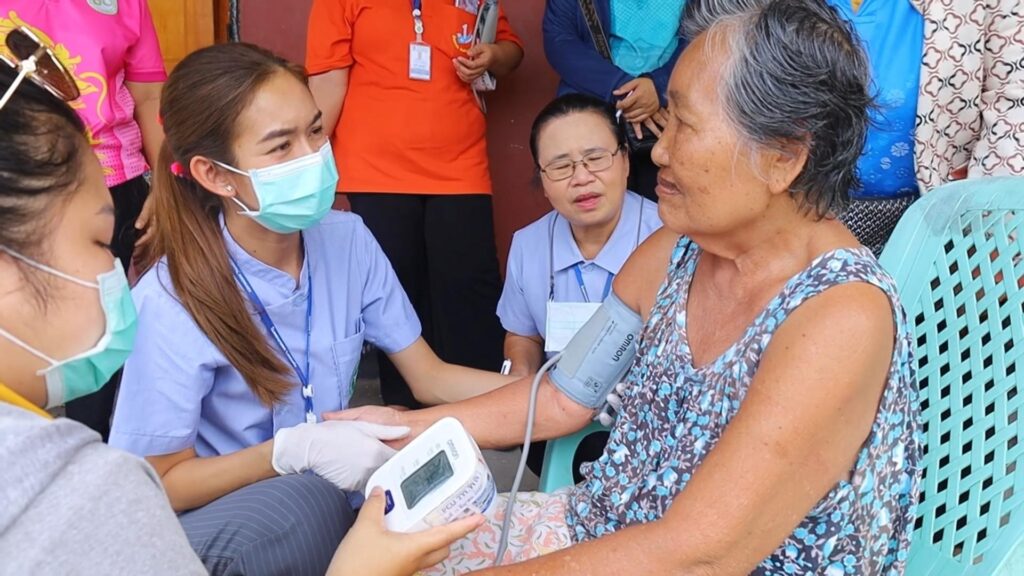 ขอนแก่น บุกฉีดวัคซีนไข้หวัดใหญ่ถึงบ้าน