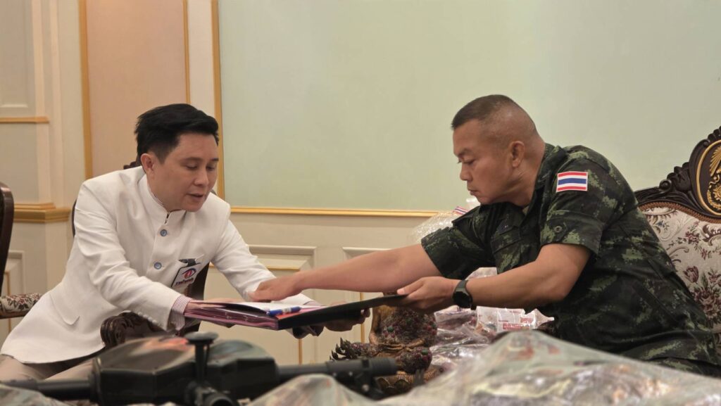 มทภ.2 รับมอบโดรน ยันไม่ประมาททำหน้าที่ตรงไปตรงมา 