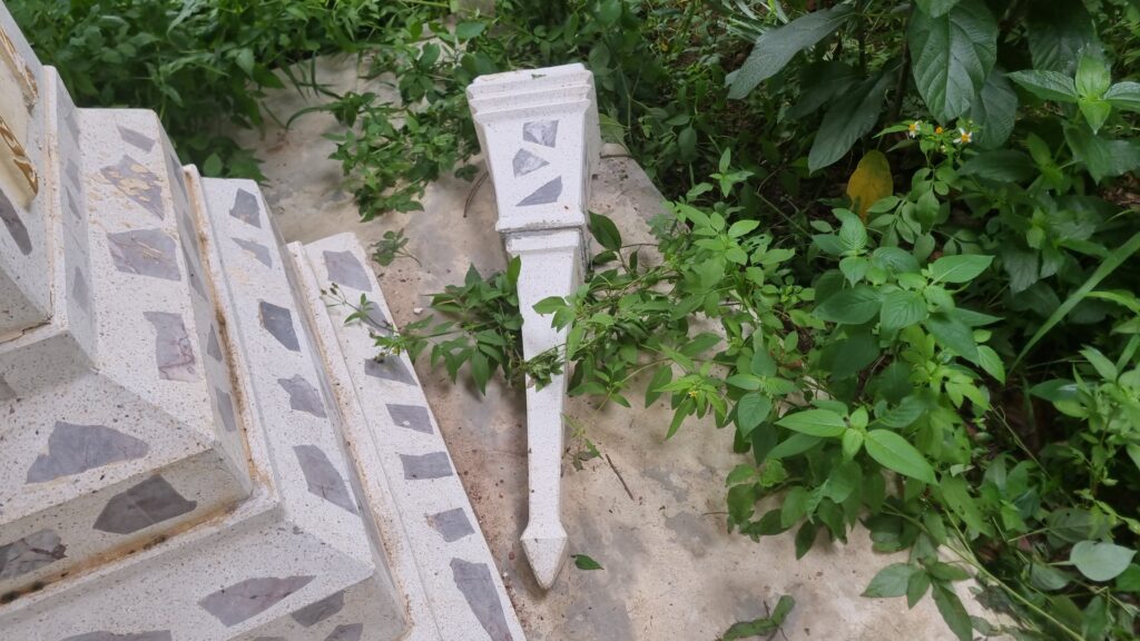 คนร้ายงัดบัวเก็บกระดูก ขโมยโกศทองเหลืองในป่าช้า ตั้งนำจับ1แสน 