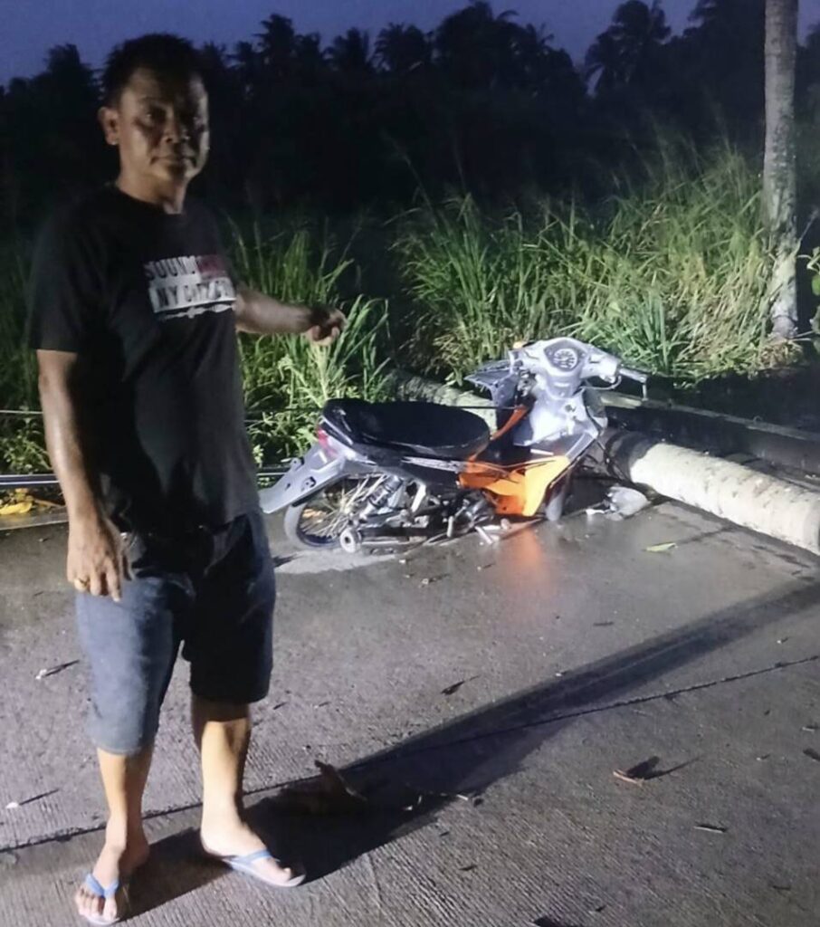 พายุฝนถล่มเขาไม้แก้ว เสาไฟฟ้า-ต้นมะพร้าวล้มขวางถนน