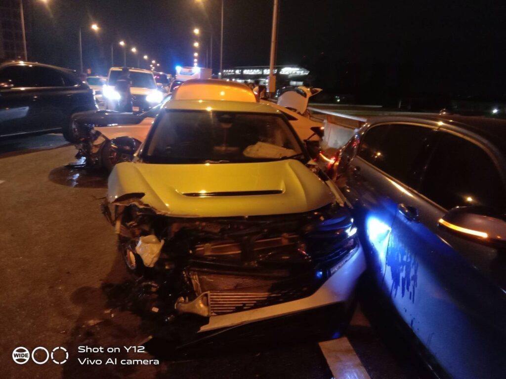 ตร.เร่งสอบอุบัติเหตุรถชน 11 คันบนทางด่วน เอาผิดทุกข้อหา