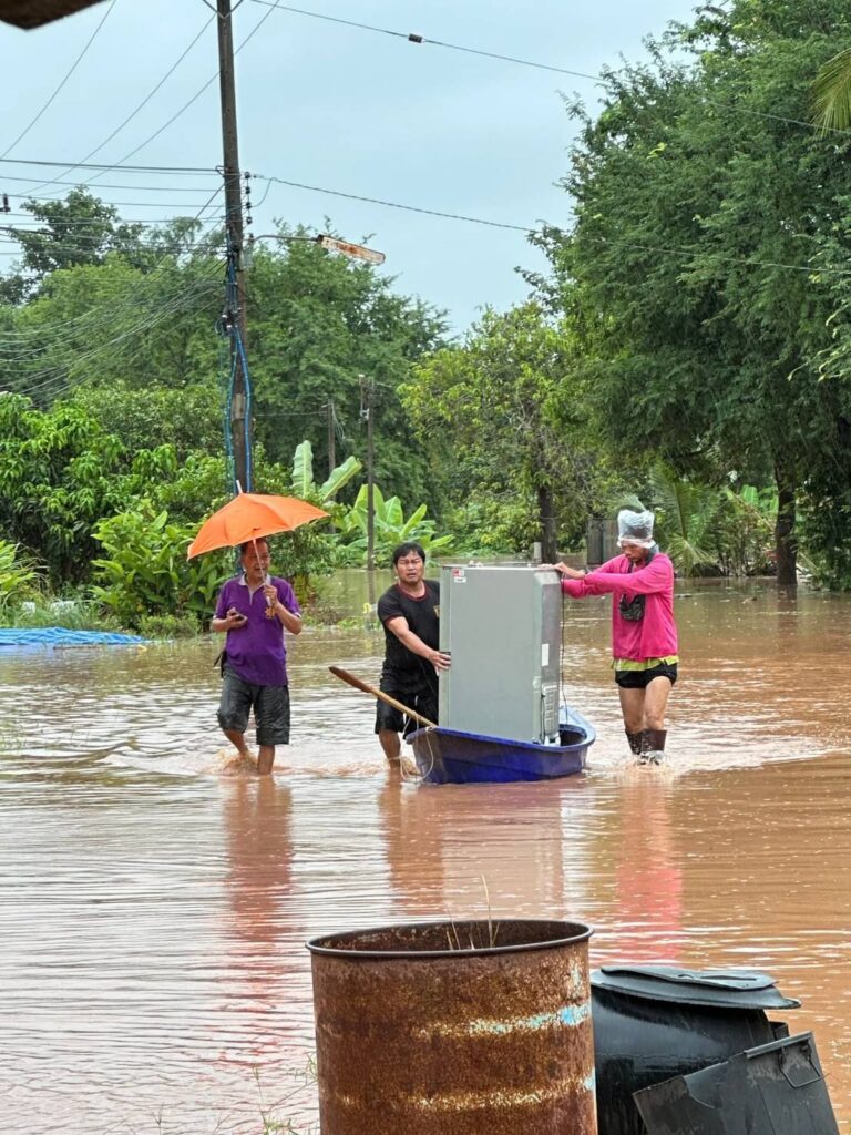 ฝนถล่มทั้งคืน น้ำป่าไหลหลากท่วมบ้าน-นาข้าวนครไทย