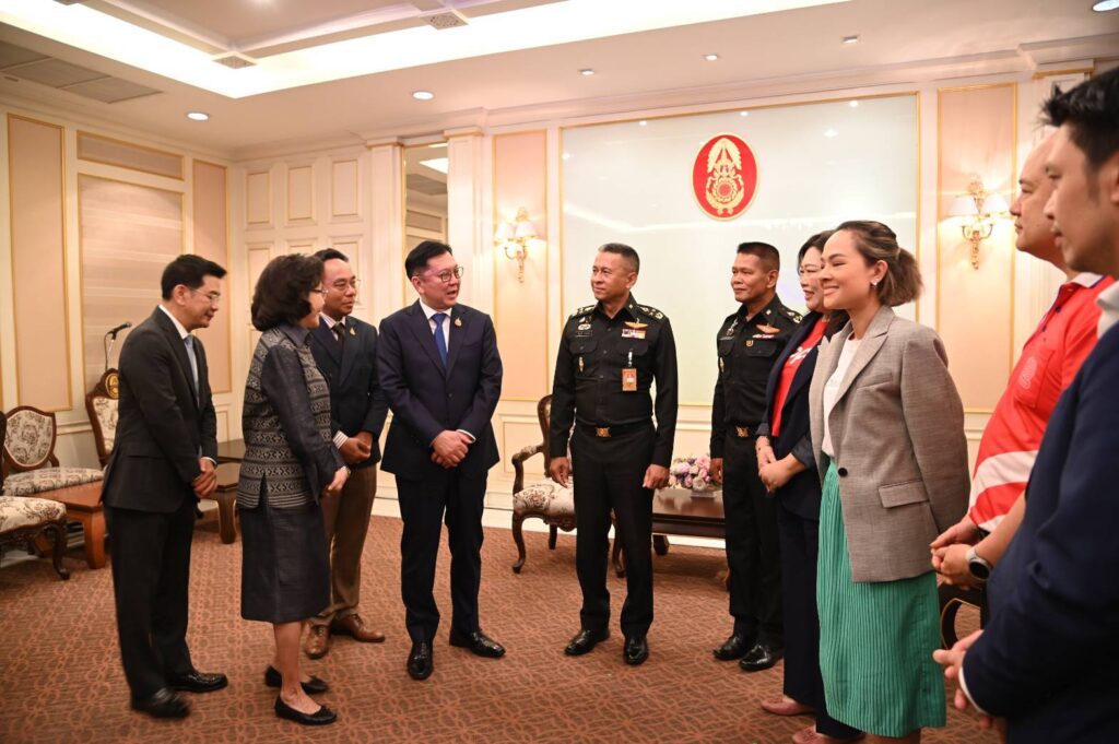 "จตุพร" จับมือเอกชน-ค้าส่งค้าปลีก ช่วยครอบครัวทหารผู้เสียสละ