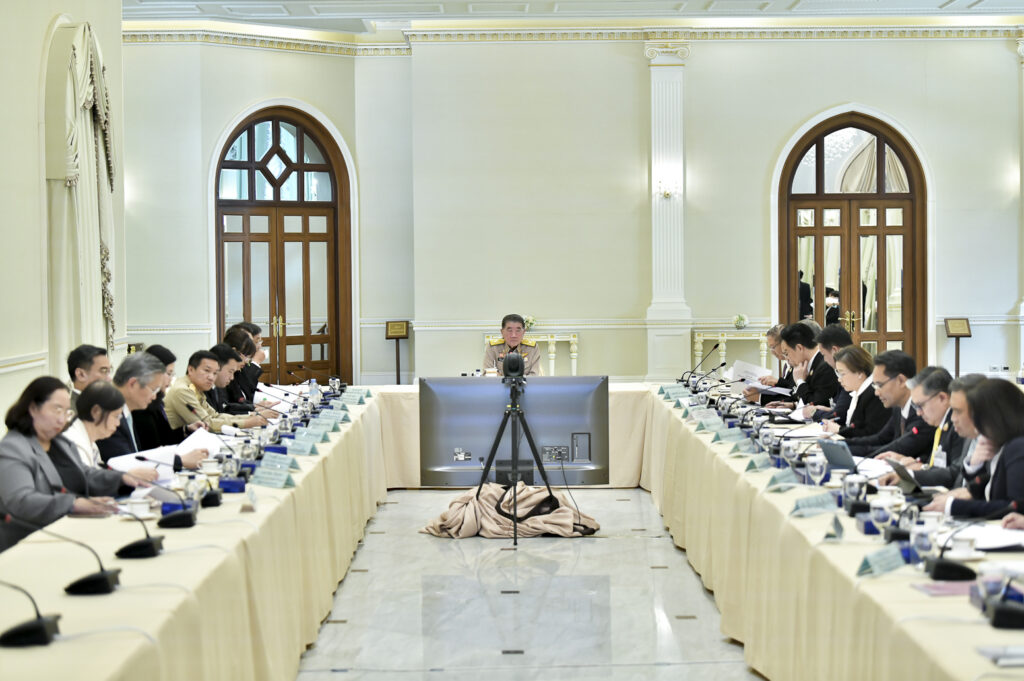 “ภูมิธรรม” ติดตามความคืบหน้า โครงการกระตุ้นเศรษฐกิจ 1.57 แสนล.