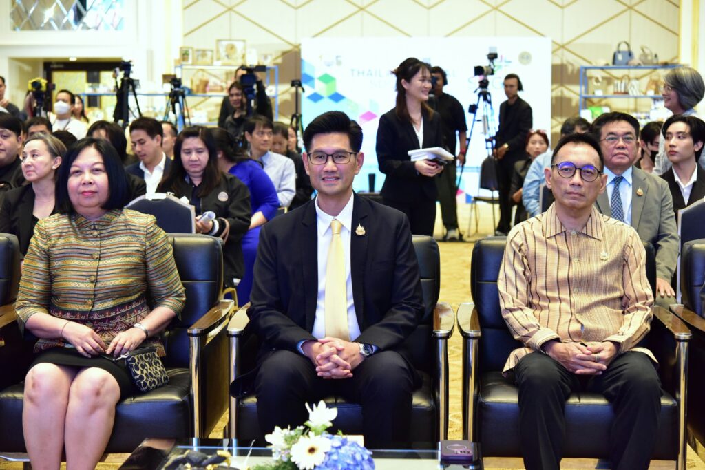 พาณิชย์ จัดเต็ม ส่งเสริมสินค้ารักษ์โลก จับมือเอกชนขยายตลาด