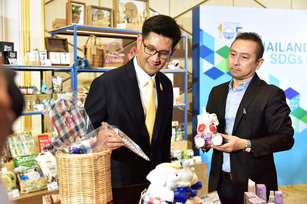 พาณิชย์ จัดเต็ม ส่งเสริมสินค้ารักษ์โลก จับมือเอกชนขยายตลาด