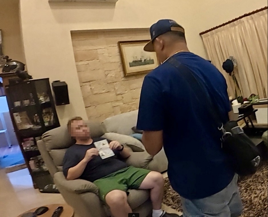 สืบ ตม.3 ล่อจับหนุ่มสวีเดน ค้ายาเสพติดหนีหมายแดงซุกไทย