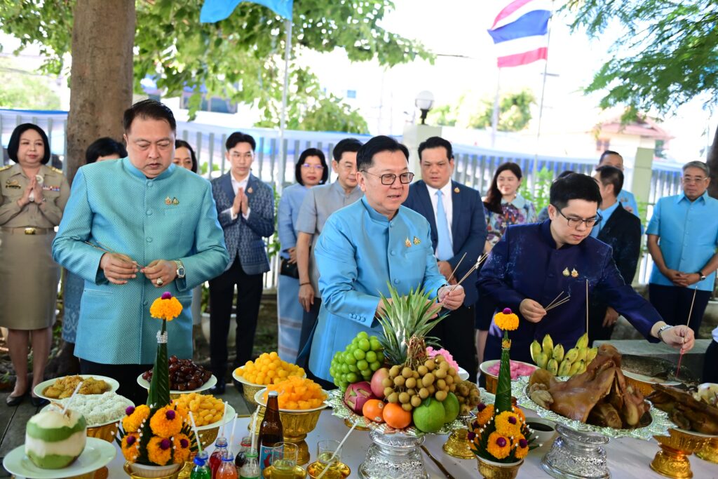 "จตุพร" ควง "สุชาติ-ฉันทวิชญ์" นำพาณิชย์ 105 ปี วันสถาปนากระทรวงฯ