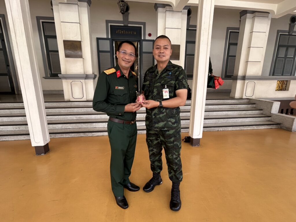 ผบ.ทบ. - แม่ทัพภาค2 ต้อนรับรองผช.ทูตทหารเวียดนาม