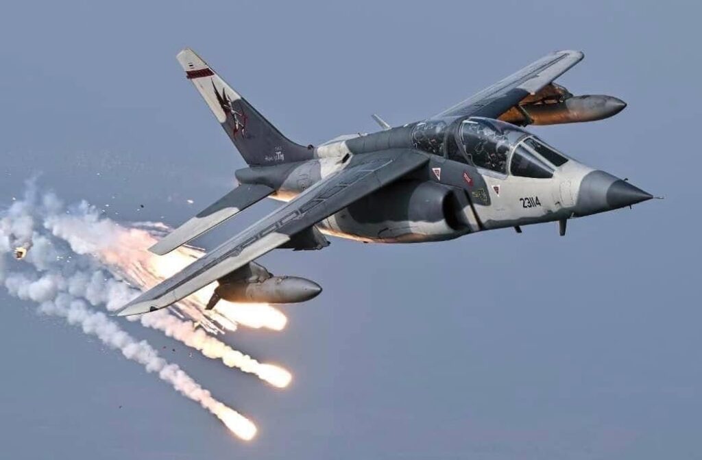 ทอ.โชว์ความพร้อมเครื่องบินโจมตี  Alpha Jet "นักล่า ผู้พิฆาตไพรี"
