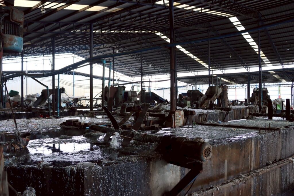 "เอกนัฏ" ปิด ซีโน่ไทย ตั้งโรงงานเถื่อน ทำเม็ดพลาสติกจากบ่อขยะ