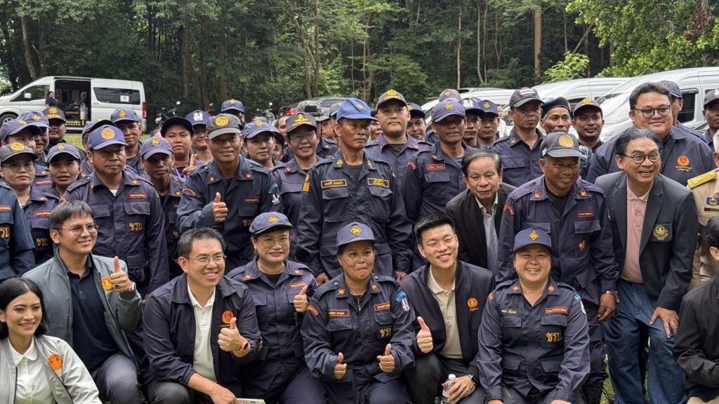 "ณัฐพงษ์-วิโรจน์" ลุยศรีษะเกษ พบชาวบ้านไม่รู้ช่องทางรับเยียวยา