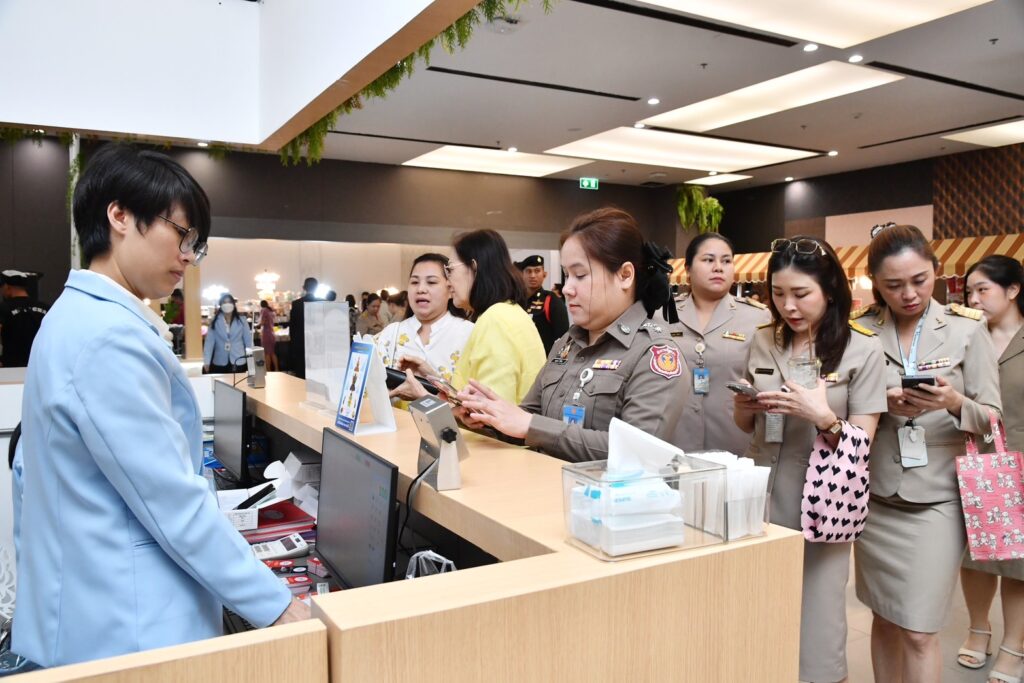 ศูนย์อาหารใหม่สภา ของแพง สส. - จนท.สั่งไรเดอร์แทน