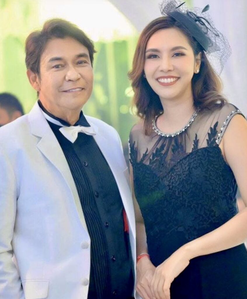 ภรรยา "เอ๋ ไพโรจน์" ร้อง อสส.ถูกกีดกันออกจากบ้าน หลังสามีเสียชีวิต