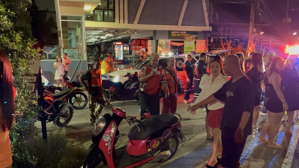 หนุ่มอังกฤษ ยกล้อ ชนจยย.ชาวบ้านสาหัส รุมตืบยับ