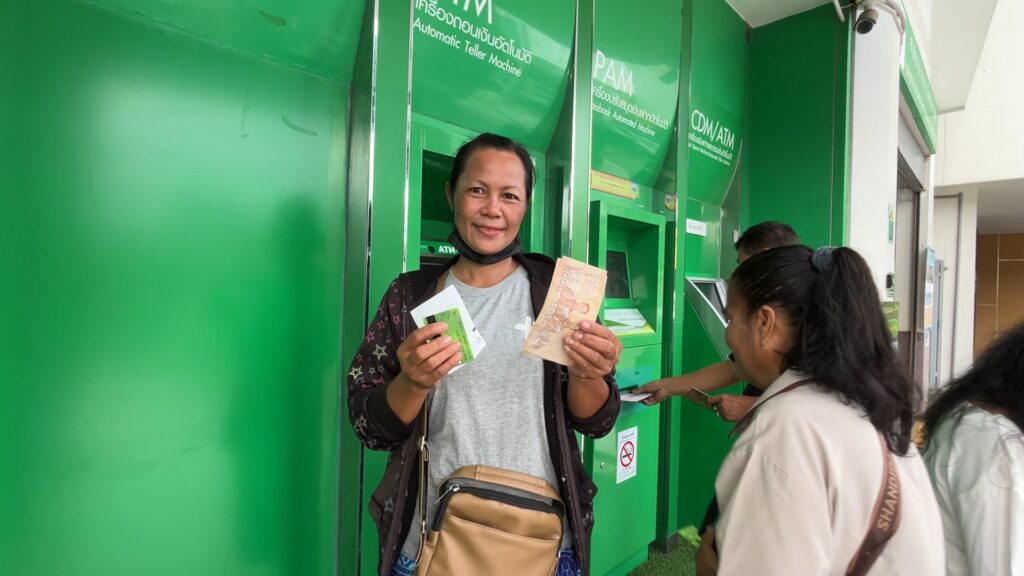 คนขอนแก่นขอบคุณรบ. ช่วยชาวนาไร่ละ 1 พัน