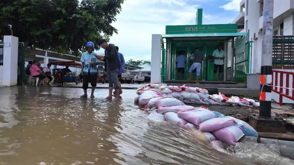 ขอนแก่นลุยน้ำท่วม กดเงินช่วยเหลือไร่ละ 1 พัน