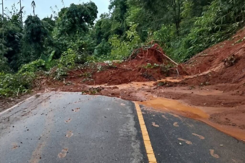 เพชรบูรณ์-ฝนถล่มน้ำป่าหลาก ท่วม 2 ตำบลหล่มเก่า